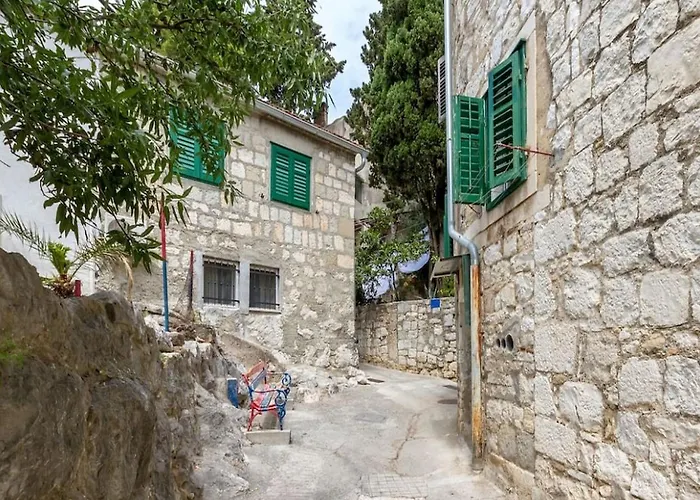 Bova アパート スプリト